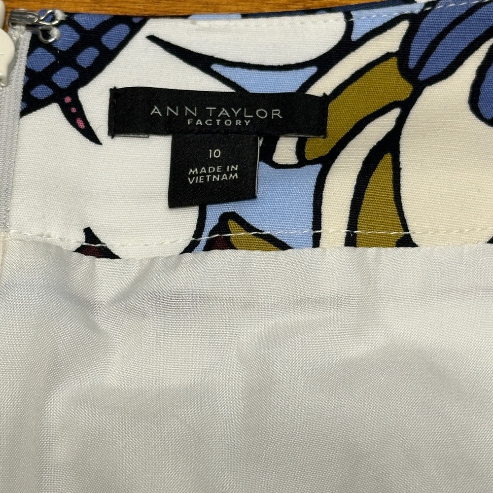 Ann Taylor Factory Floral Pencil Skirt Blue‎ Pink Burgundy Size 10 - Picture 7 of 12